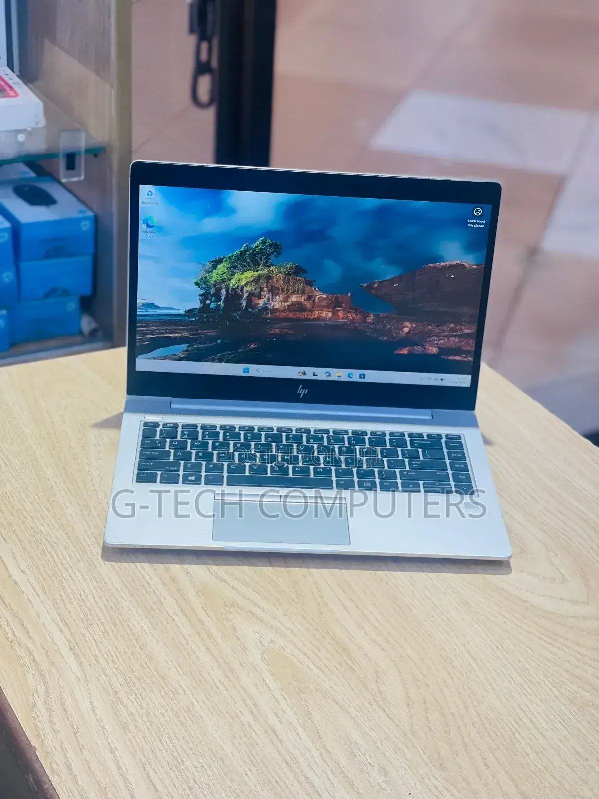 New Laptop HP EliteBook 840 G5 8GB AMD Ryzen 7 SSD 256GB