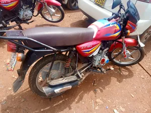 Bajaj CT 125X 2023 Red