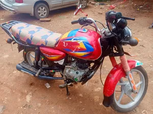 Bajaj CT 125X 2022 Red