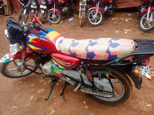 Bajaj CT 125X 2022 Red