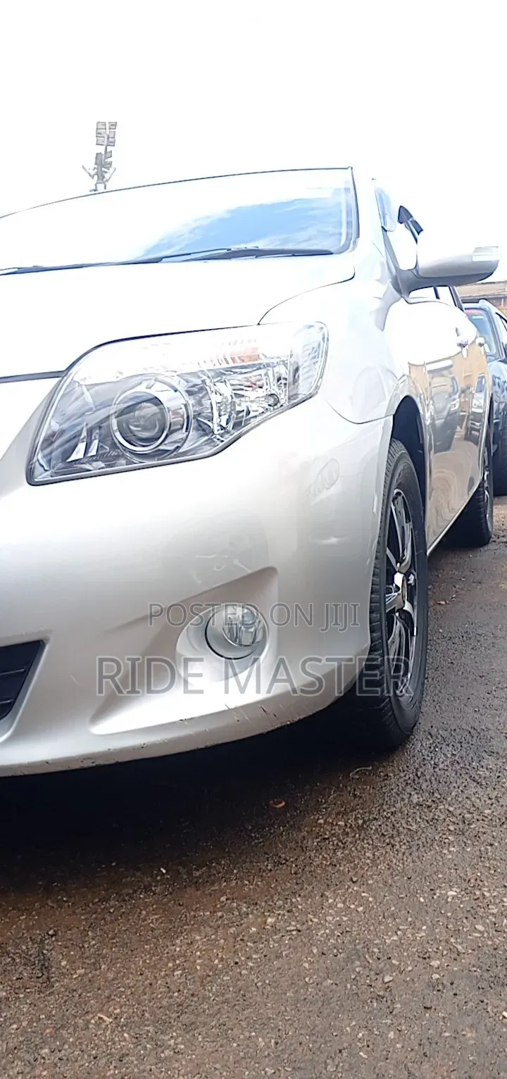 Toyota Corolla Fielder 1.8 Petrol FWD 2011 Silver