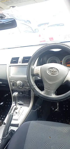 Toyota Corolla Fielder 1.8 Petrol FWD 2011 Silver