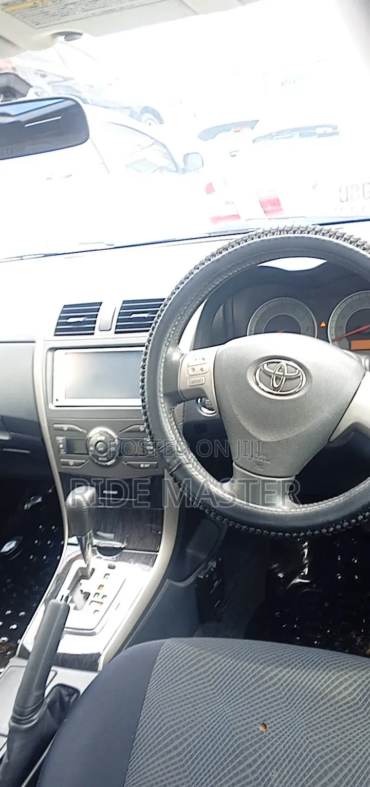 Toyota Corolla Fielder 1.8 Petrol FWD 2011 Silver