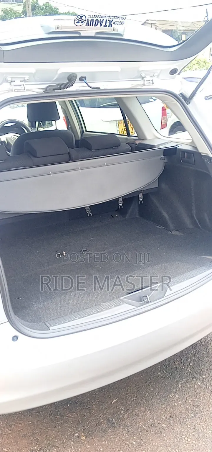 Toyota Corolla Fielder 1.8 Petrol FWD 2011 Silver