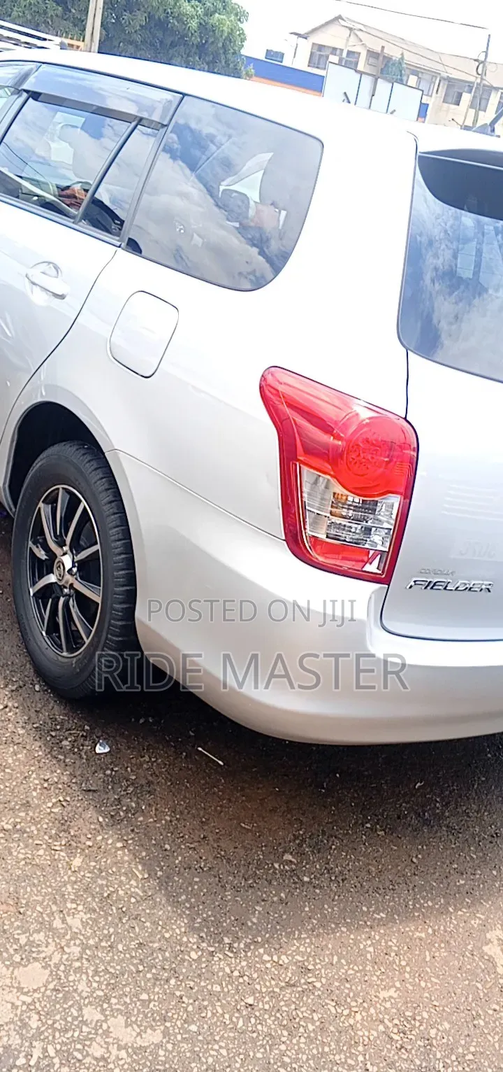 Toyota Corolla Fielder 1.8 Petrol FWD 2011 Silver