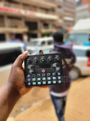 Asixxsix V8s Live Sound Card, a Professional Audio Interface Mixer