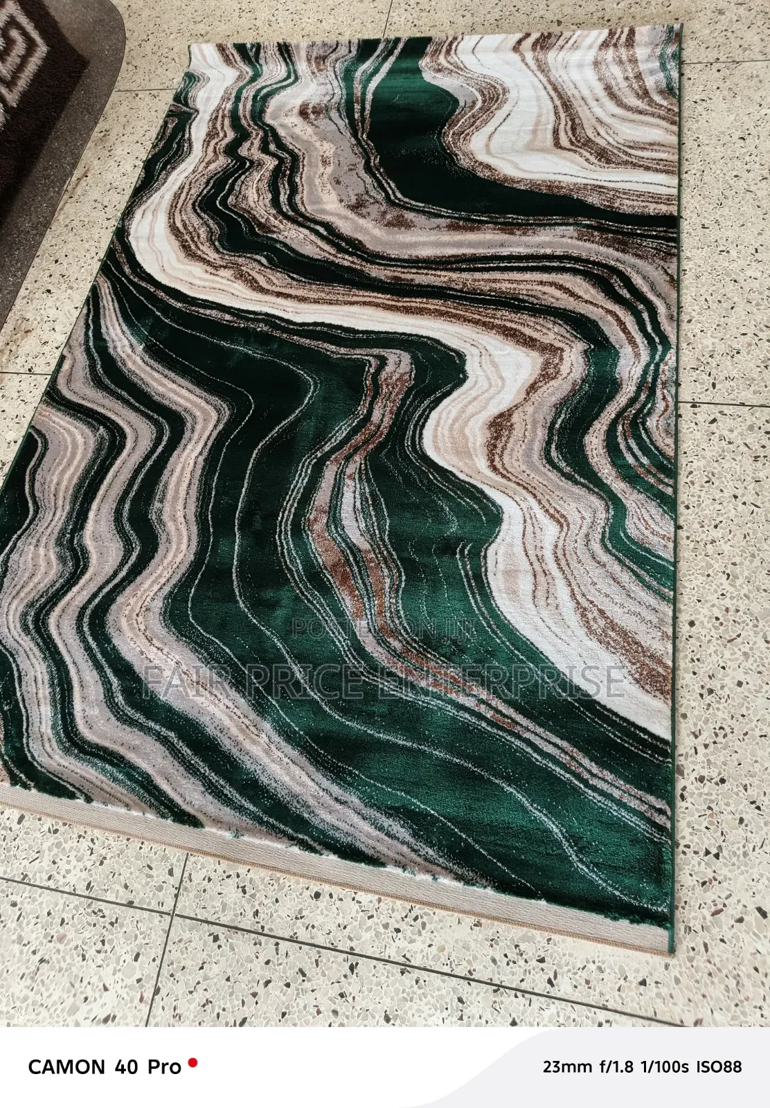 Extra Modern Center Carpet Rug. 3meter by 4meters