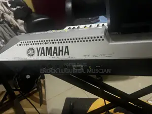Tyros2 Yamaha Keyboard