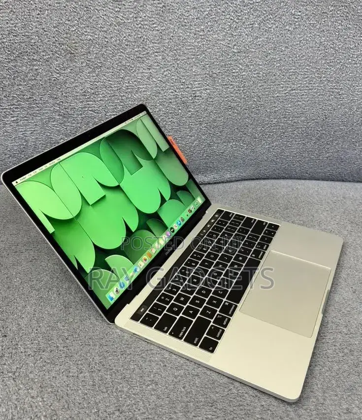 New Laptop Apple MacBook Pro 2019 16GB Intel Core i5 SSD 256GB