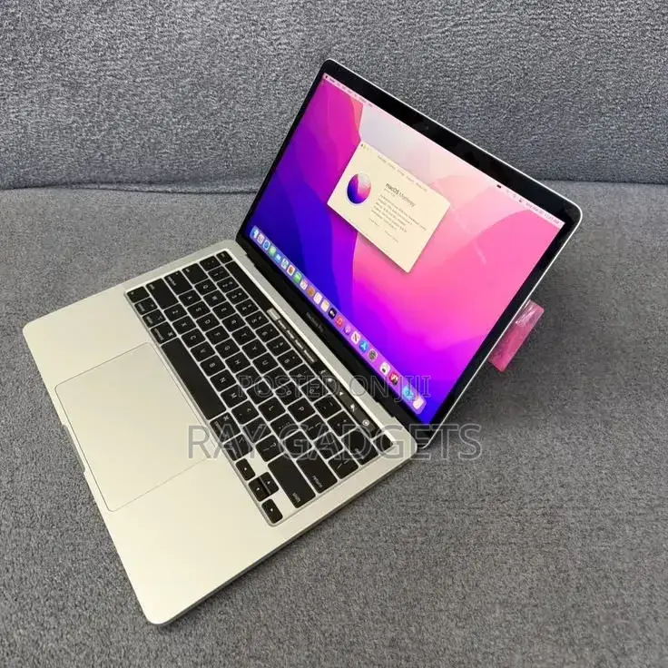 New Laptop Apple MacBook Pro 2020 16GB Intel Core i5 SSD 512GB