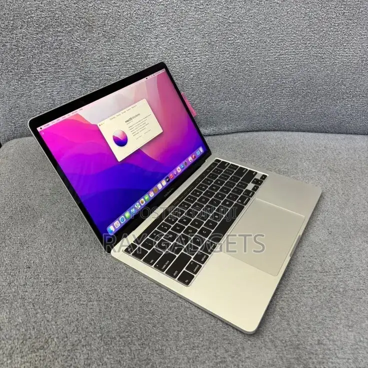 New Laptop Apple MacBook Pro 2020 16GB Intel Core i5 SSD 512GB