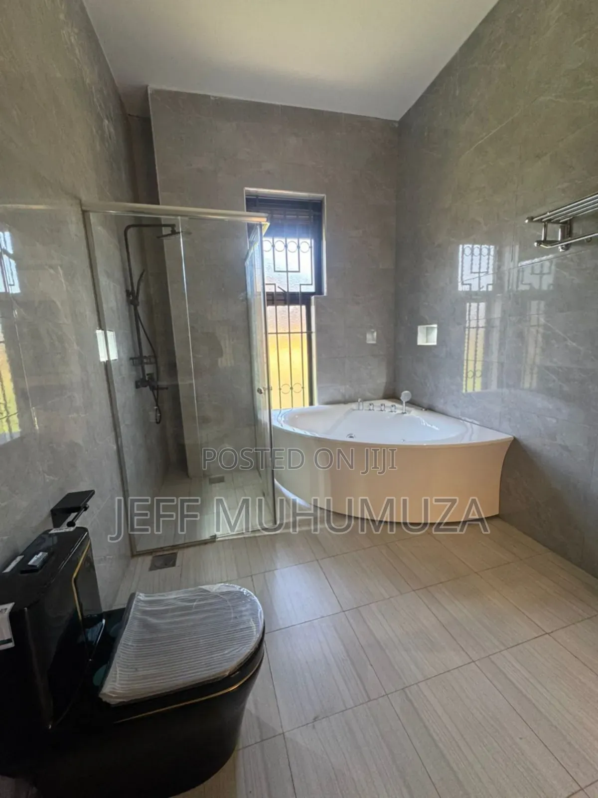 4bdrm Duplex in Kawempe for sale