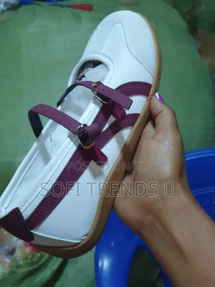 Ladies Puma Pumps