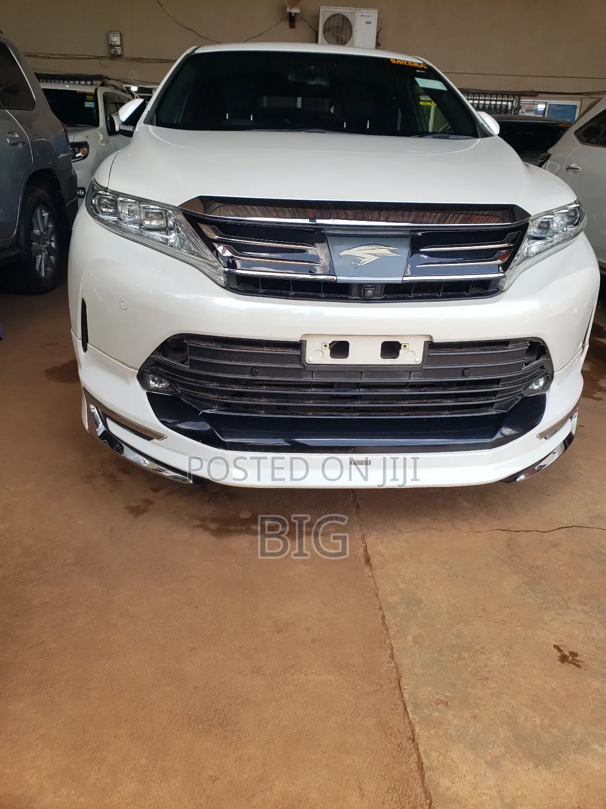 Toyota Harrier 2.0 2017 White