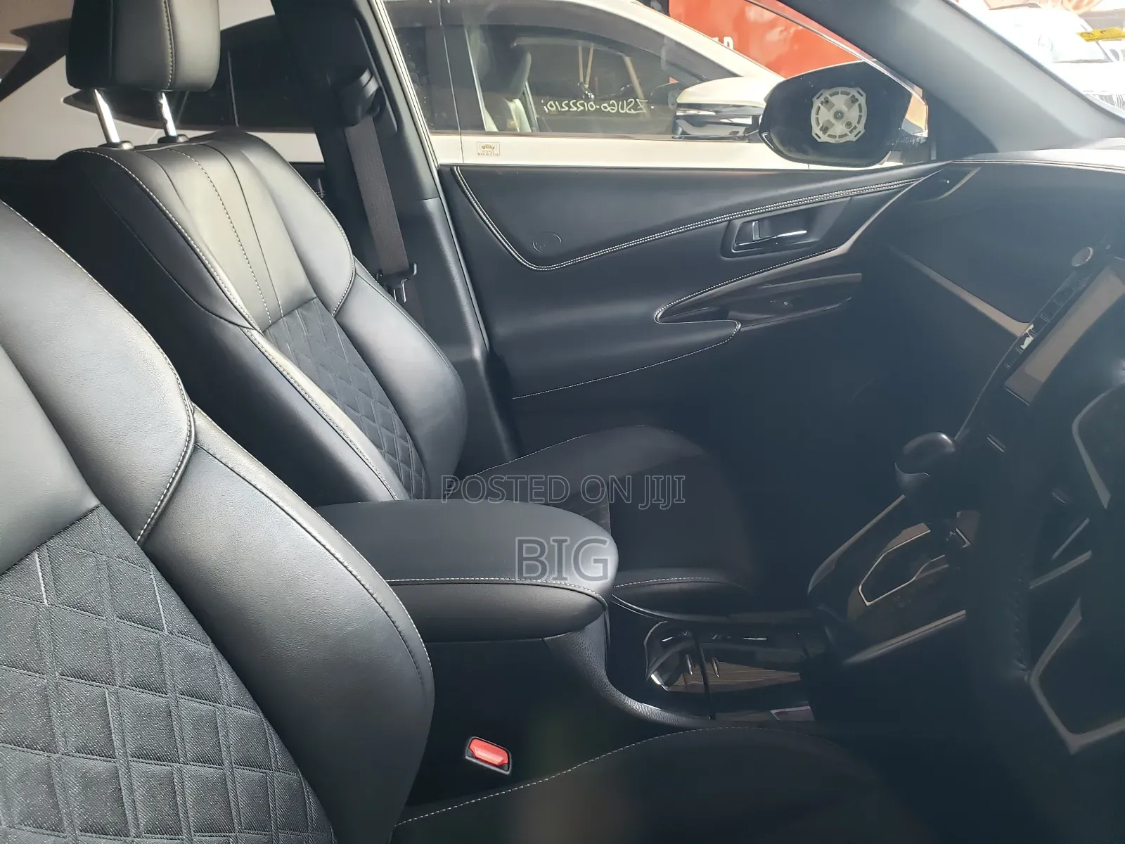 Toyota Harrier 2.0 2017 White