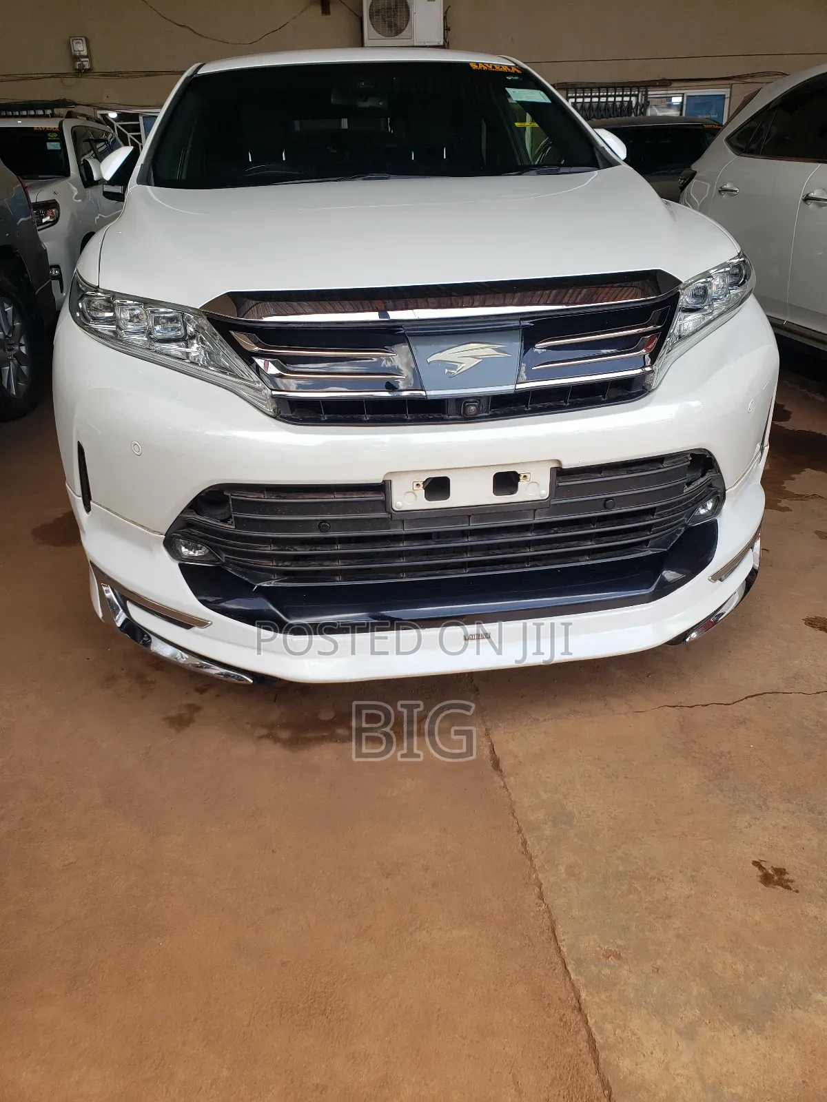 Toyota Harrier 2.0 2017 White