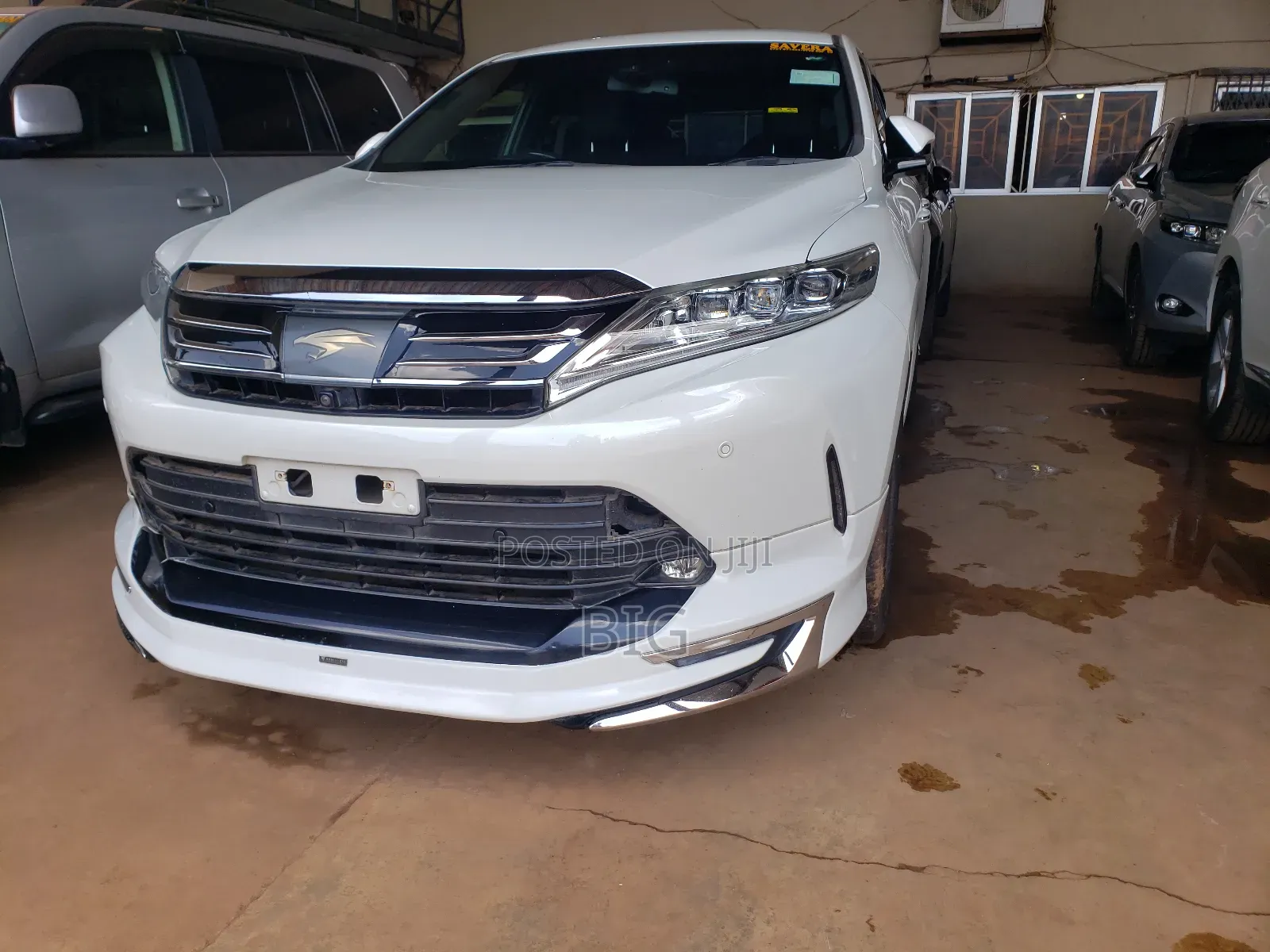 Toyota Harrier 2.0 2017 White