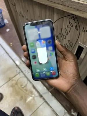 Apple iPhone 11 64 GB White