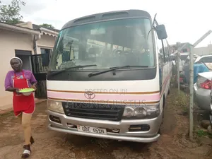 Toyota HiAce 2009