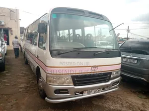 Toyota HiAce 2009
