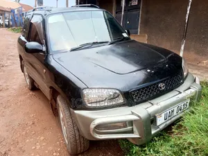 Toyota RAV4 1996 Black