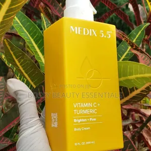 Medix 5.5 Vitamin C and Turmeric Lotion
