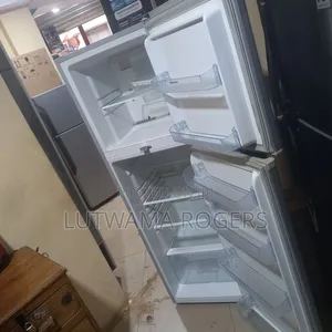 Hisense Fridge 330ltrs