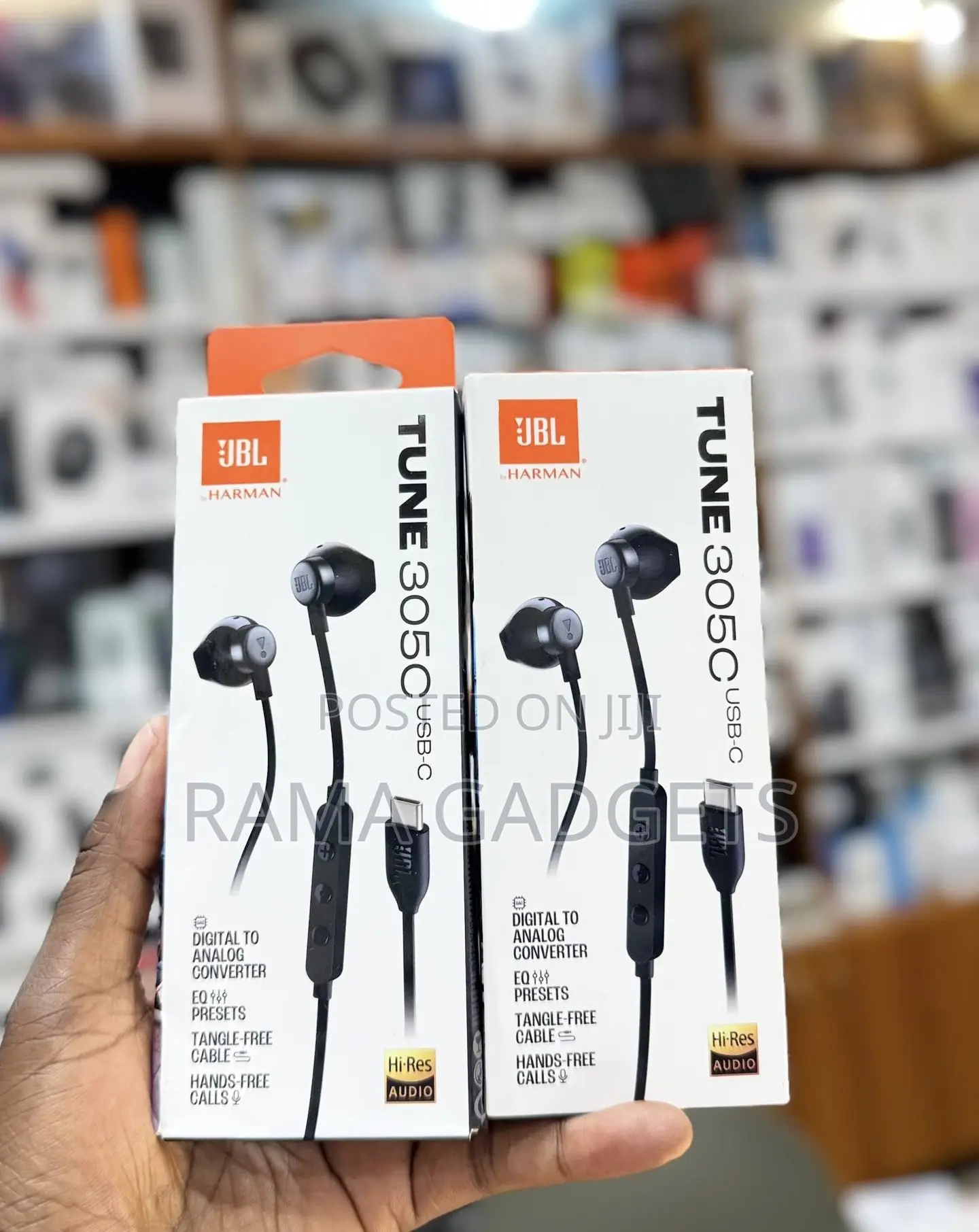 JBL Tune 305c Usb-C Wired Earphones.