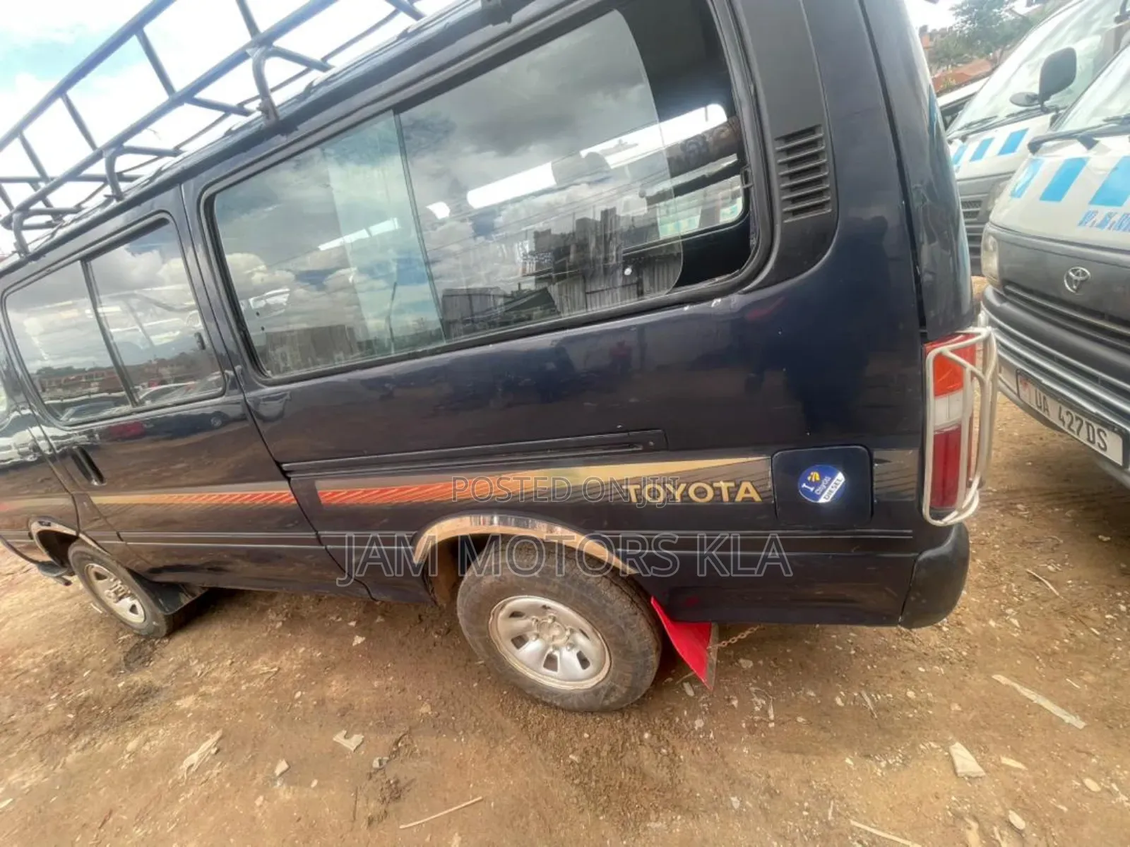Toyota HiAce 1999 Blue