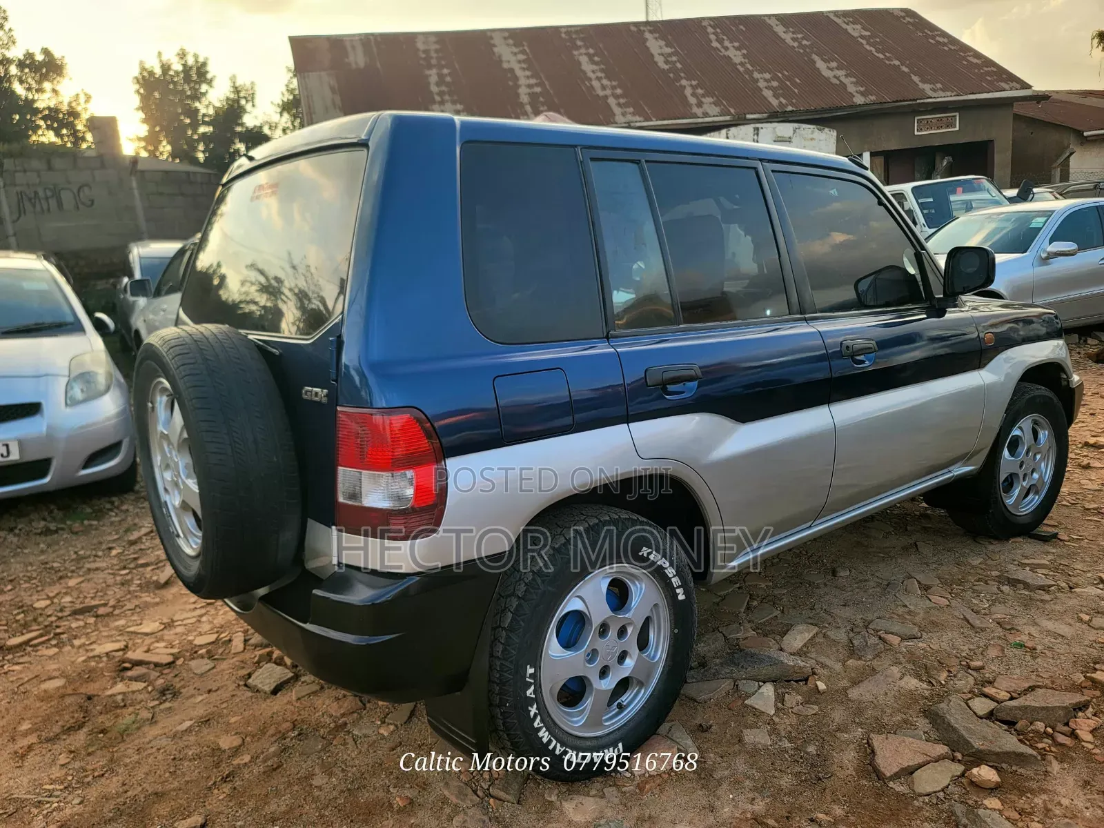 Mitsubishi Pajero IO 2001 Blue
