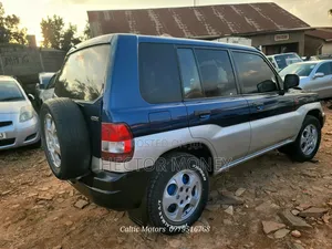 Mitsubishi Pajero IO 2001 Blue
