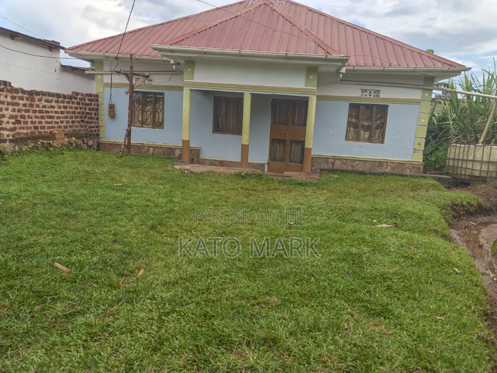 Furnished 3bdrm House in Sonde Estate, Kira for sale