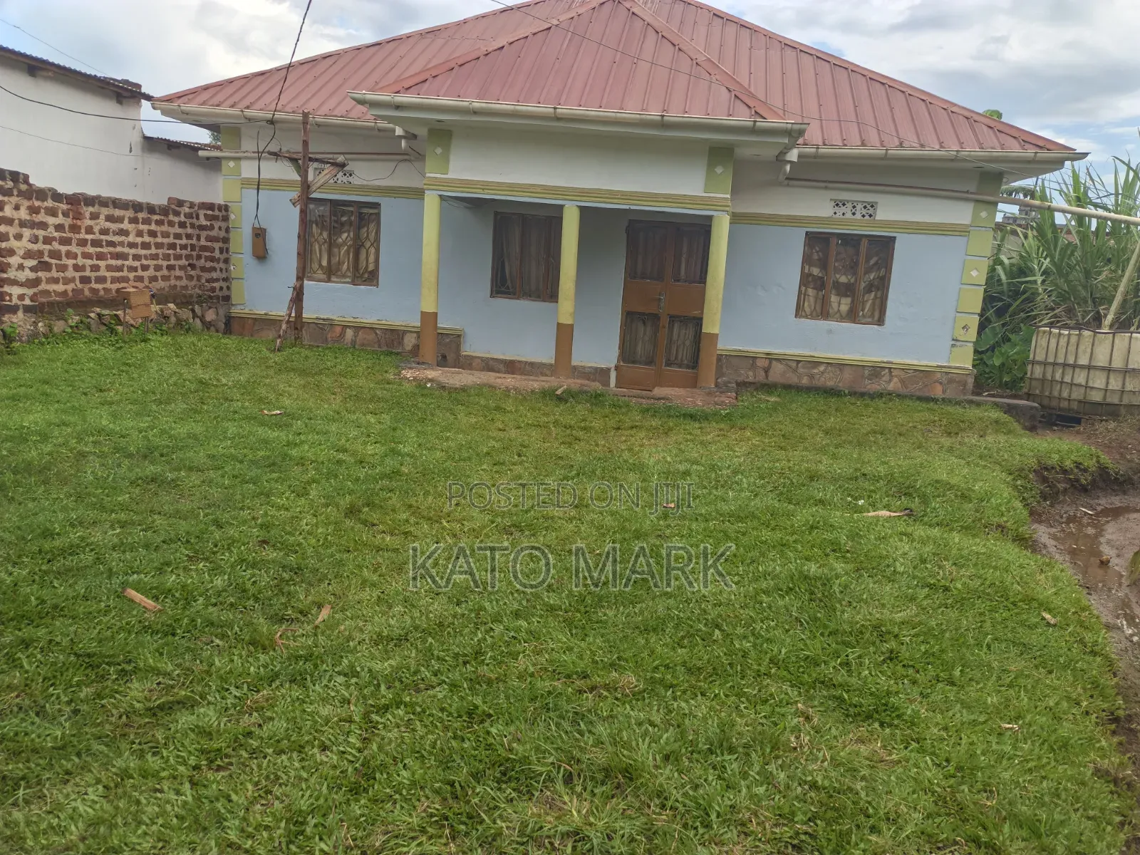 Furnished 3bdrm House in Sonde Estate, Kira for sale