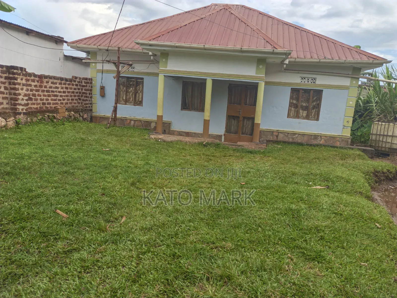 Furnished 3bdrm House in Sonde Estate, Kira for sale
