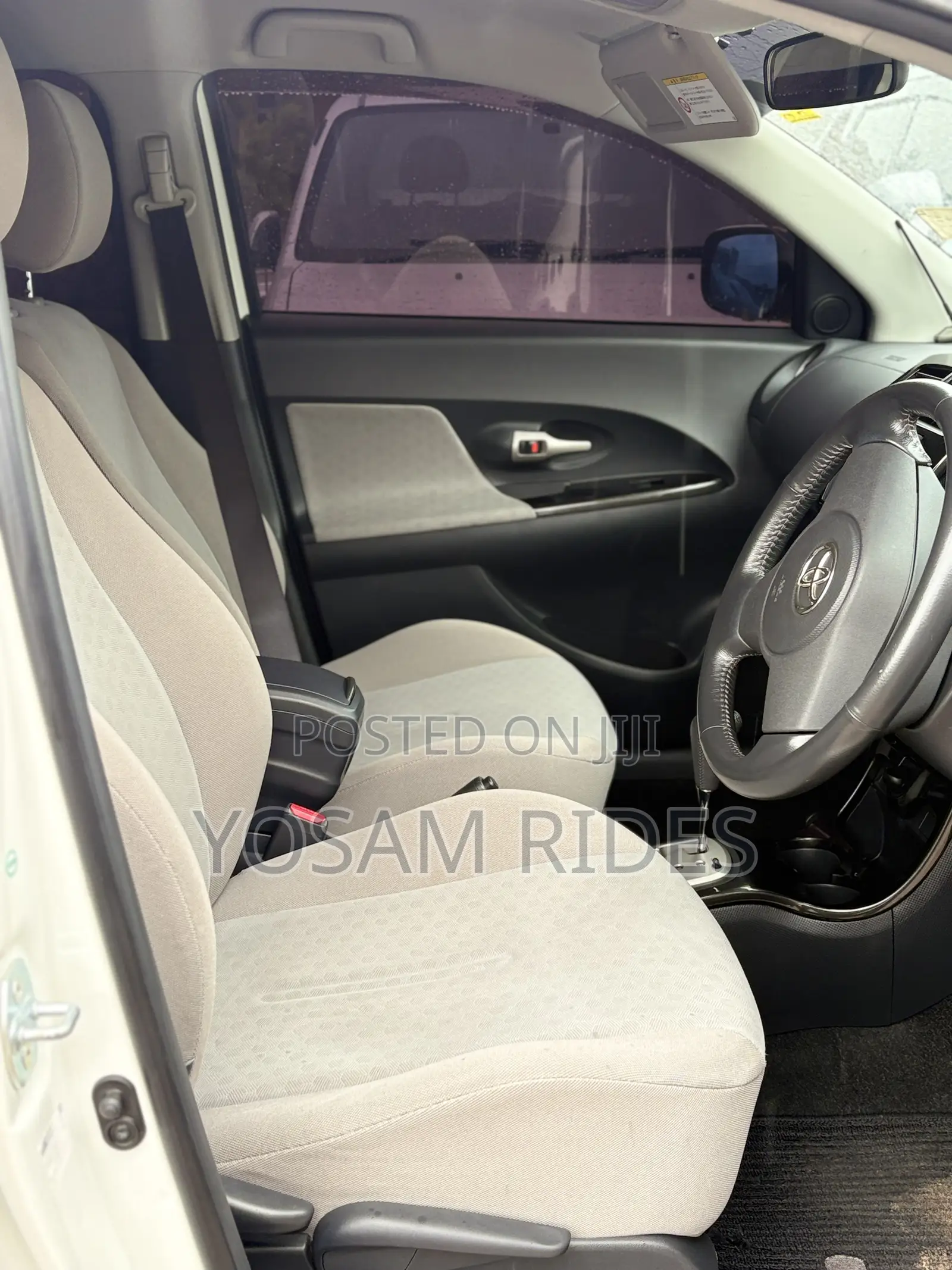 Toyota IST 2011 White