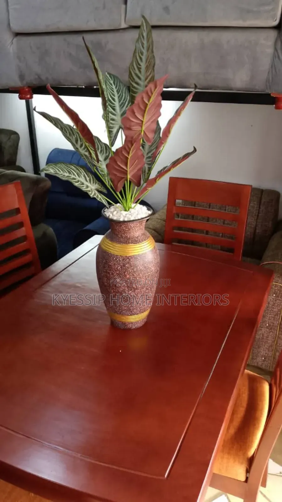 Simple 4 Seater Dining