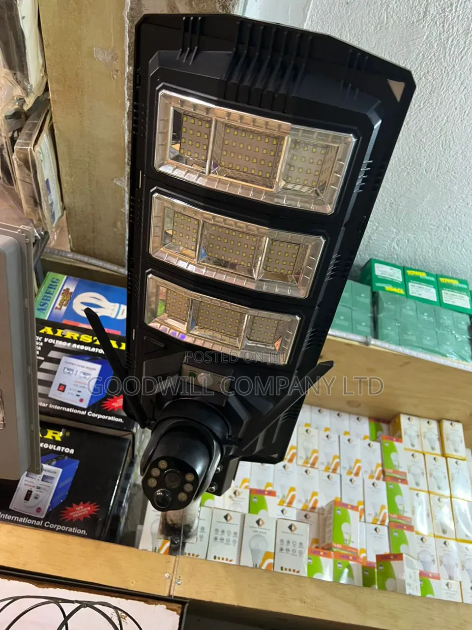 450w Alpha-Ess Solar Street Light With Single Lense Camera
