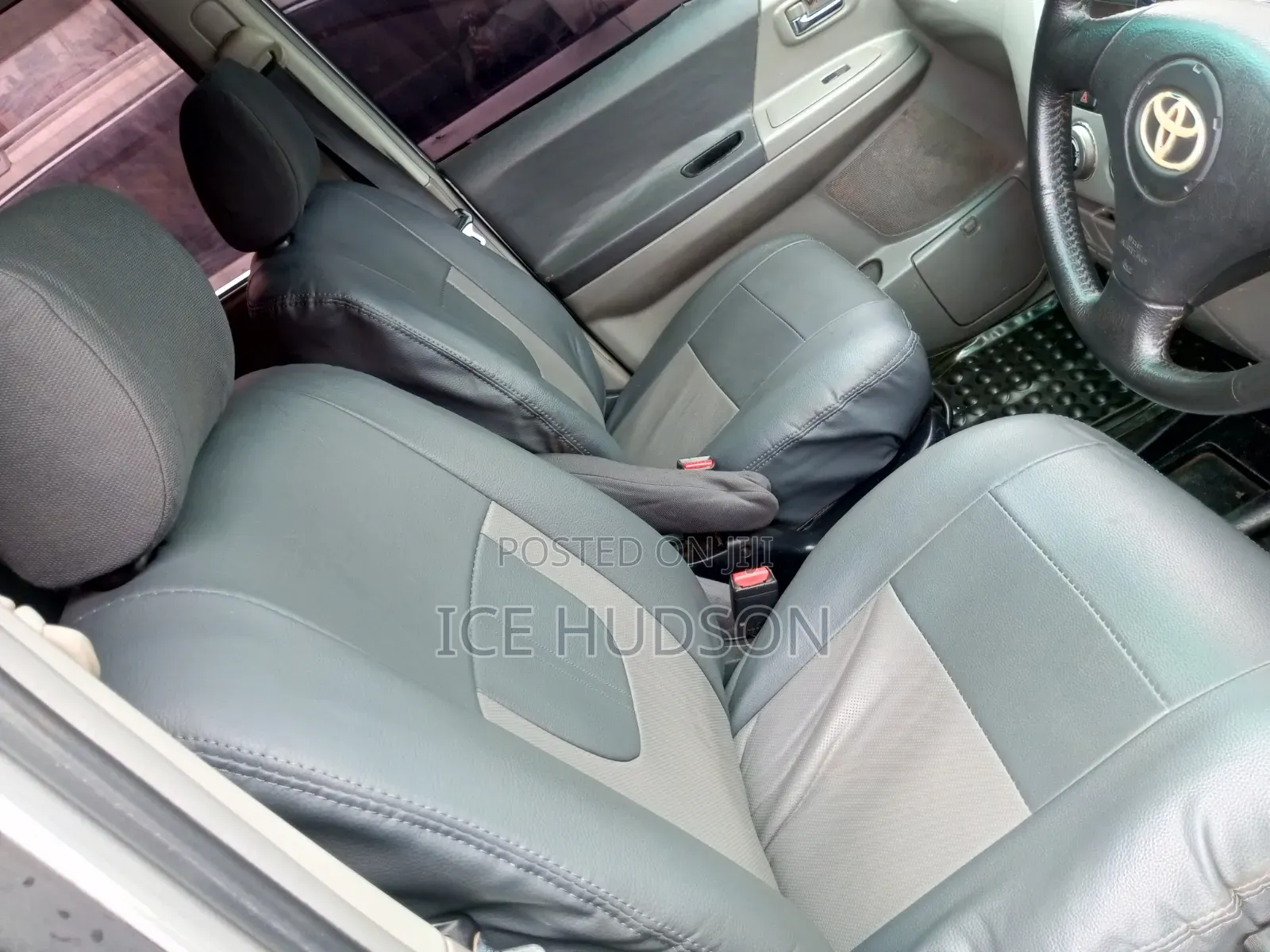 Toyota Noah 2005 Silver