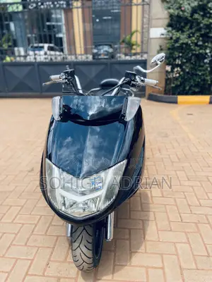 Yamaha 2012 Black