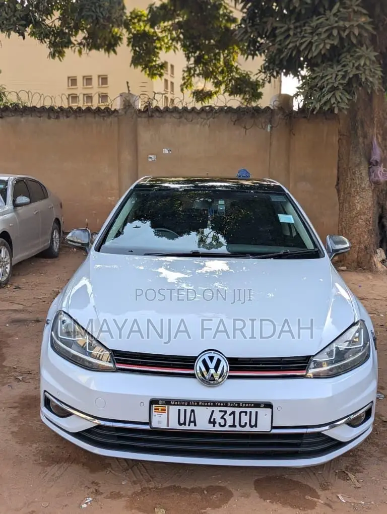 Volkswagen Golf TSI S 4-Door FWD 2017 Beige