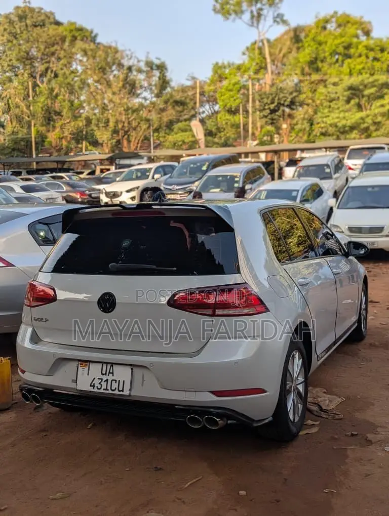 Volkswagen Golf TSI S 4-Door FWD 2017 Beige