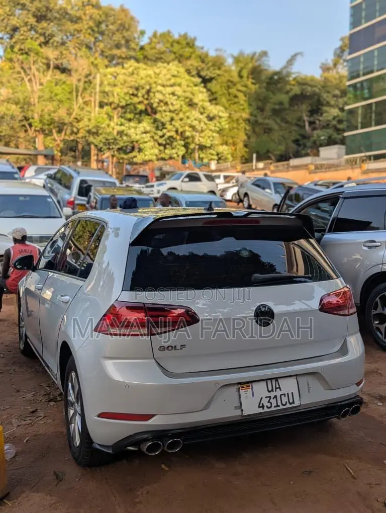 Volkswagen Golf TSI S 4-Door FWD 2017 Beige