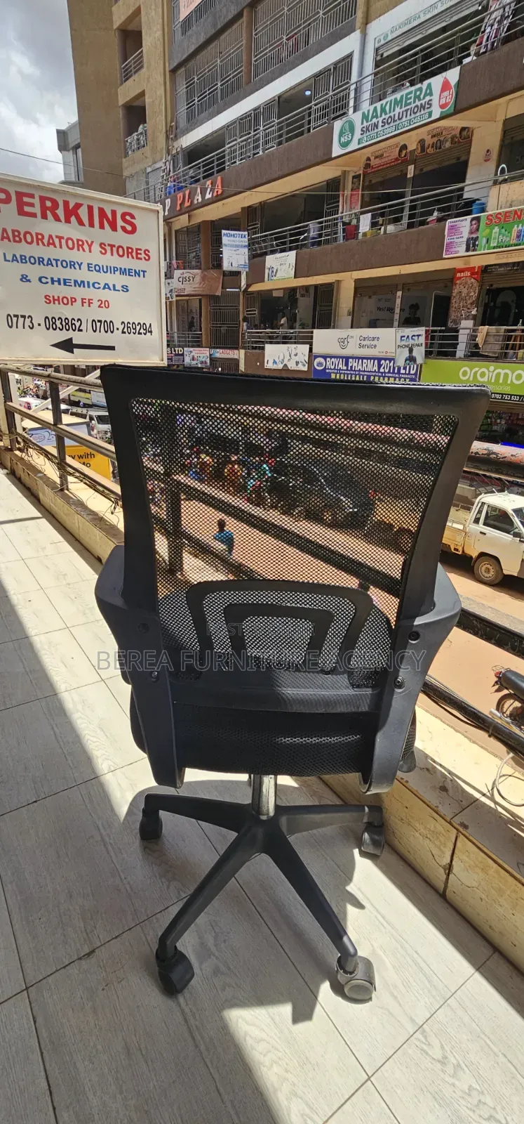 Simple Unique Mesh Office Chair