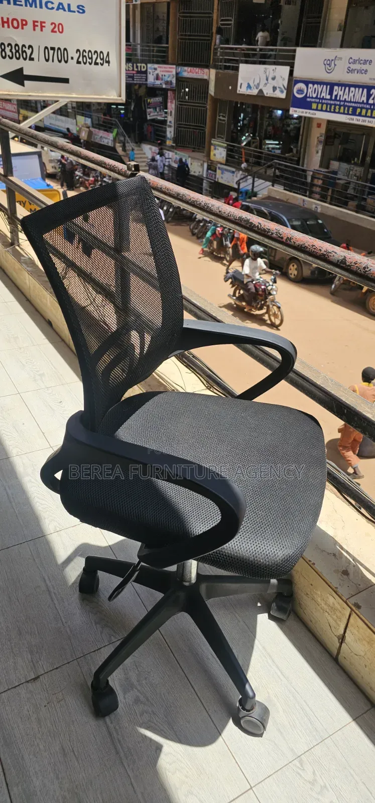 Simple Unique Mesh Office Chair