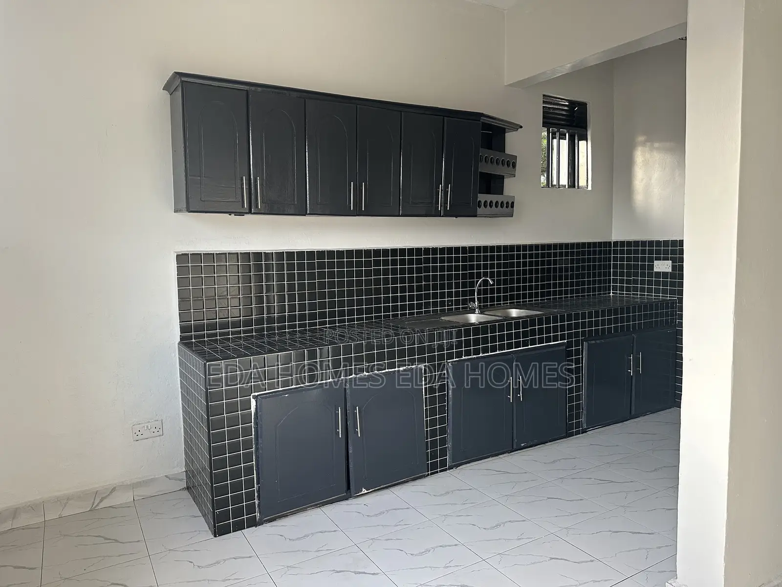2bdrm House in Makindye for rent