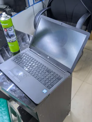 Laptop HP 250 G7 8GB Intel Core i7 SSD 256GB