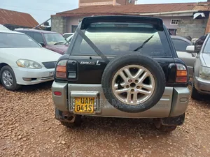 Toyota RAV4 Automatic 2000 Black