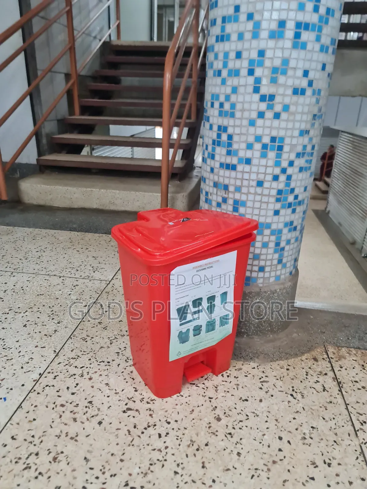 Red 30litres Plastic Step on Dust Bins Plastic Dust Bins