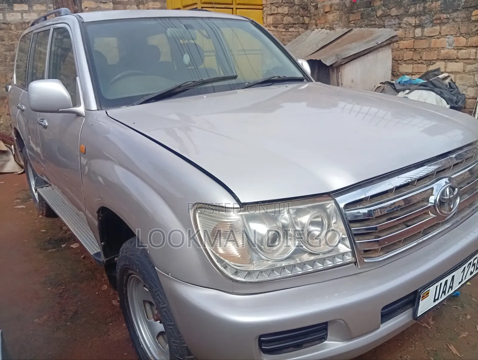 Toyota Land Cruiser Cygnus 4.7 2000 Silver