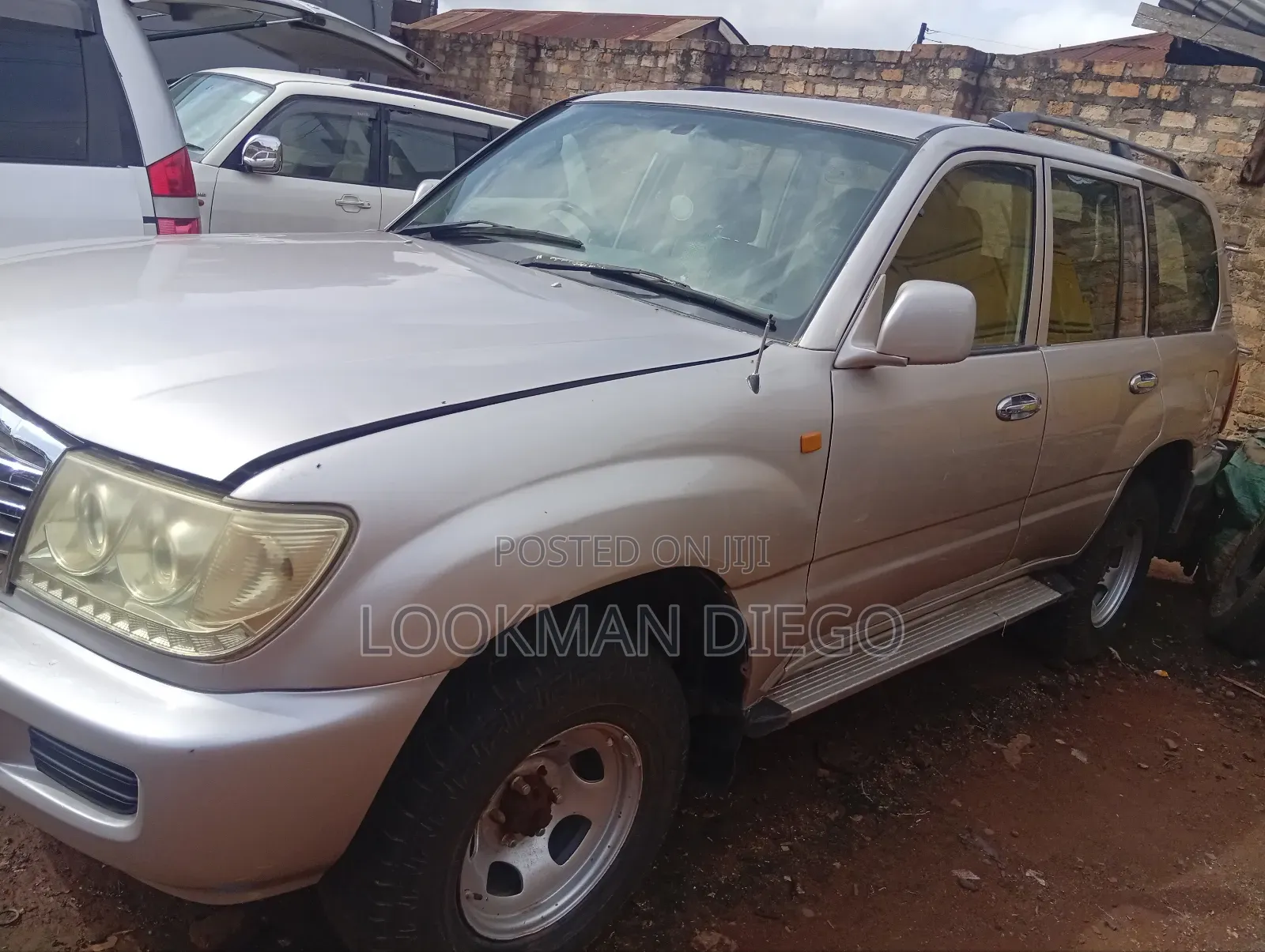 Toyota Land Cruiser Cygnus 4.7 2000 Silver
